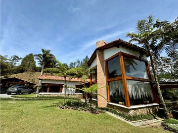 Vendo Casa Campestre Colonial en el Alto del Escobero