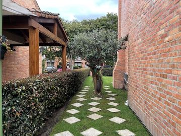 SE VENDE CASA CAMPESTRE CHIA