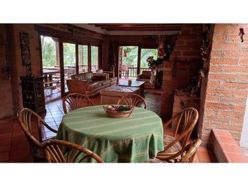 Vendo casa finca Rionegro via a la Ceja.