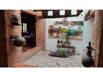 Vendo casa finca Rionegro via a la Ceja.