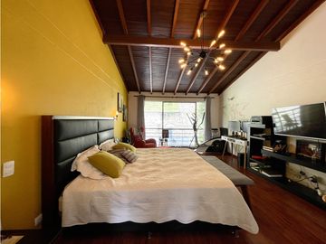 CASA EN LA LOMA DEL CHOCHO