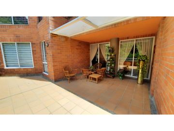 Venta apartamento con amplios espacios y TERRAZA cerca a Oviedo.