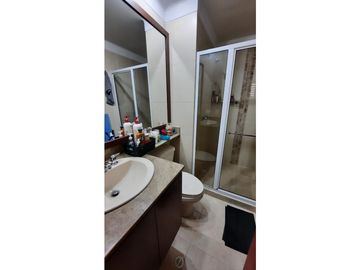 Venta apartamento con amplios espacios y TERRAZA cerca a Oviedo.