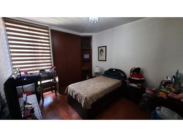 Venta apartamento con amplios espacios y TERRAZA cerca a Oviedo.