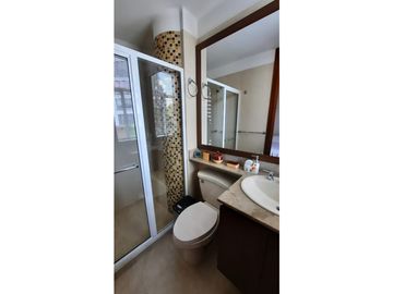 Venta apartamento con amplios espacios y TERRAZA cerca a Oviedo.