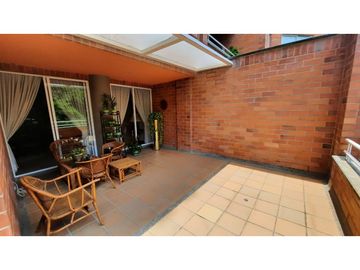 Venta apartamento con amplios espacios y TERRAZA cerca a Oviedo.