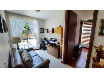 Venta apartamento con amplios espacios y TERRAZA cerca a Oviedo.