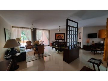 Venta apartamento con amplios espacios y TERRAZA cerca a Oviedo.