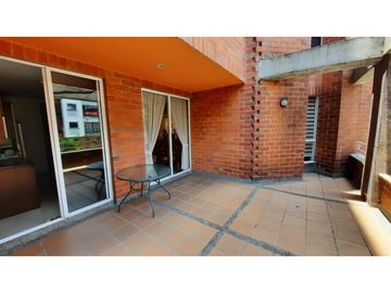 Venta apartamento con amplios espacios y TERRAZA cerca a Oviedo.