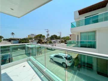 Venta Casa de 3 niveles Town House en Crespo Cartagena