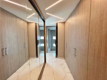 Venta Casa de 3 niveles Town House en Crespo Cartagena
