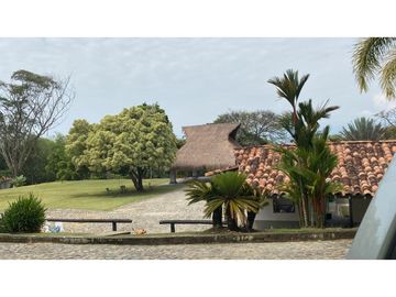 Venta de finca en Venecia Antioquia. Via Bolombolo.