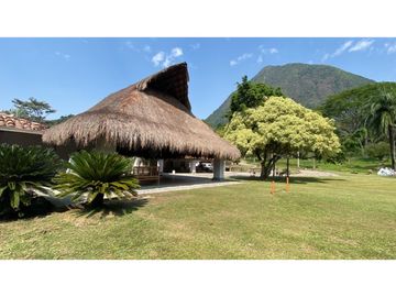Venta de finca en Venecia Antioquia. Via Bolombolo.