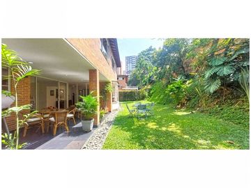 CASA CON LOTE INDEPENDIENTE EN VENTA EN BENECTINOS ENVIGADO