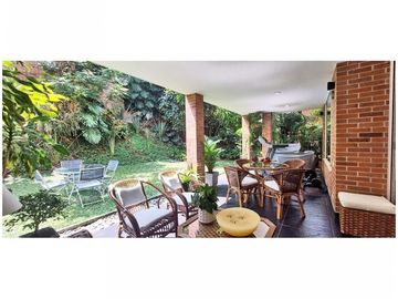 CASA CON LOTE INDEPENDIENTE EN VENTA EN BENECTINOS ENVIGADO