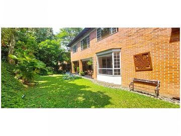 CASA CON LOTE INDEPENDIENTE EN VENTA EN BENECTINOS ENVIGADO