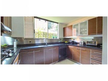 CASA CON LOTE INDEPENDIENTE EN VENTA EN BENECTINOS ENVIGADO