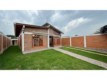 Casa campestre nueva con piscina en venta Santa Elena El Cerrito Valle