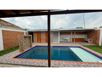 Casa campestre nueva con piscina en venta Santa Elena El Cerrito Valle