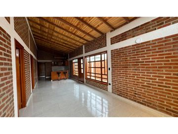 Casa campestre nueva con piscina en venta Santa Elena El Cerrito Valle