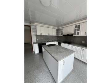Casa en Guaymaral con Hermosas reas Verdes y Zonas de Entretenimiento