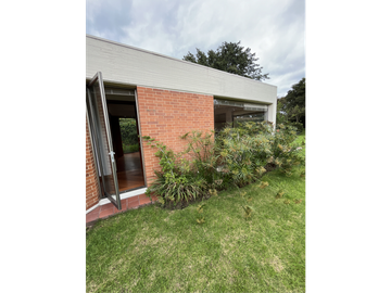 Casa en Guaymaral con Hermosas reas Verdes y Zonas de Entretenimiento