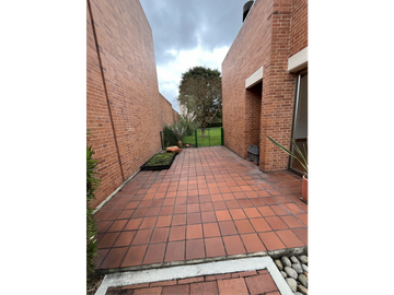 Casa en Guaymaral con Hermosas reas Verdes y Zonas de Entretenimiento