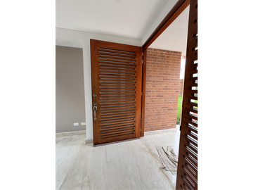 Casa en Guaymaral con Hermosas reas Verdes y Zonas de Entretenimiento