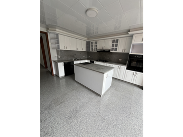 Casa en Guaymaral con Hermosas reas Verdes y Zonas de Entretenimiento