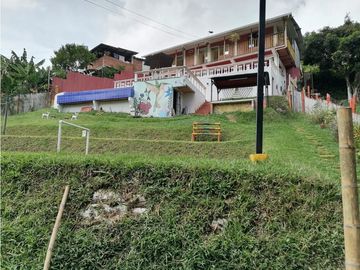 ¡Se arrienda Casa Finca, Via Altagracia!