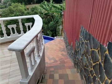 ¡Se arrienda Casa Finca, Via Altagracia!