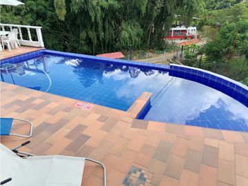 ¡Se arrienda Casa Finca, Via Altagracia!
