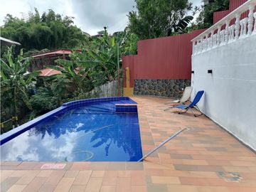 ¡Se arrienda Casa Finca, Via Altagracia!
