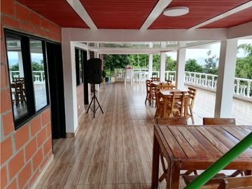 ¡Se arrienda Casa Finca, Via Altagracia!
