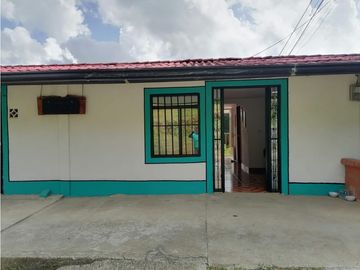 ¡Se arrienda Casa Finca, Via Altagracia!