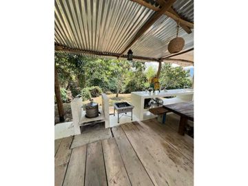 Se vende Finca en La Mesa, sector San Joaquín