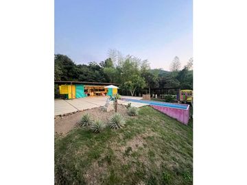 Se vende Finca en La Mesa, sector San Joaquín