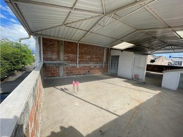 Casa de dos pisos más terraza en venta Barrio Las Américas Palmira