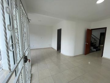 Casa de dos pisos más terraza en venta Barrio Las Américas Palmira