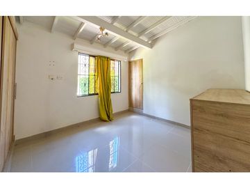 Espectacular casa esquinera en venta Laureles
