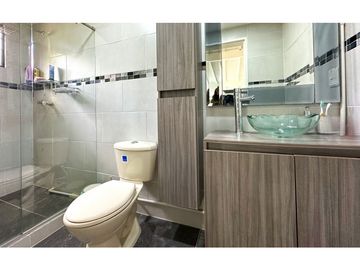Espectacular casa esquinera en venta Laureles