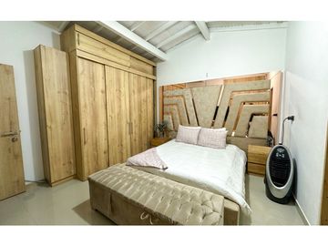 Espectacular casa esquinera en venta Laureles
