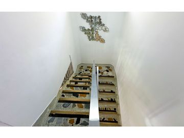 Espectacular casa esquinera en venta Laureles