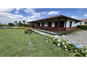 VENTA DE CASA EN MONTENEGRO, QUINDO, COLOMBIA