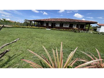 VENTA DE CASA EN MONTENEGRO, QUINDO, COLOMBIA