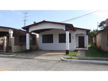 SE VENDE CASA EN BRISAS DEL GOLF