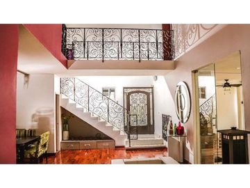 VENDO CASA DE DOS PISOS EN ALTOS DEL PANAMA $625 K!!!
