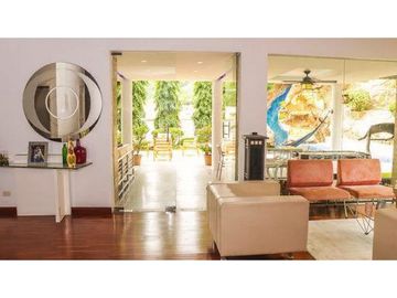 VENDO CASA DE DOS PISOS EN ALTOS DEL PANAMA $625 K!!!