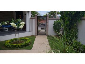 VENDO CASA DE DOS PISOS EN ALTOS DEL PANAMA $625 K!!!