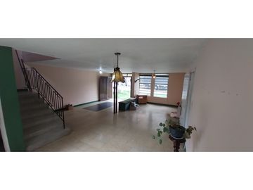 CASA EN ALQUILER SANTA GEMA LAURELES MEDELLIN AVENIDA 80 CON 33